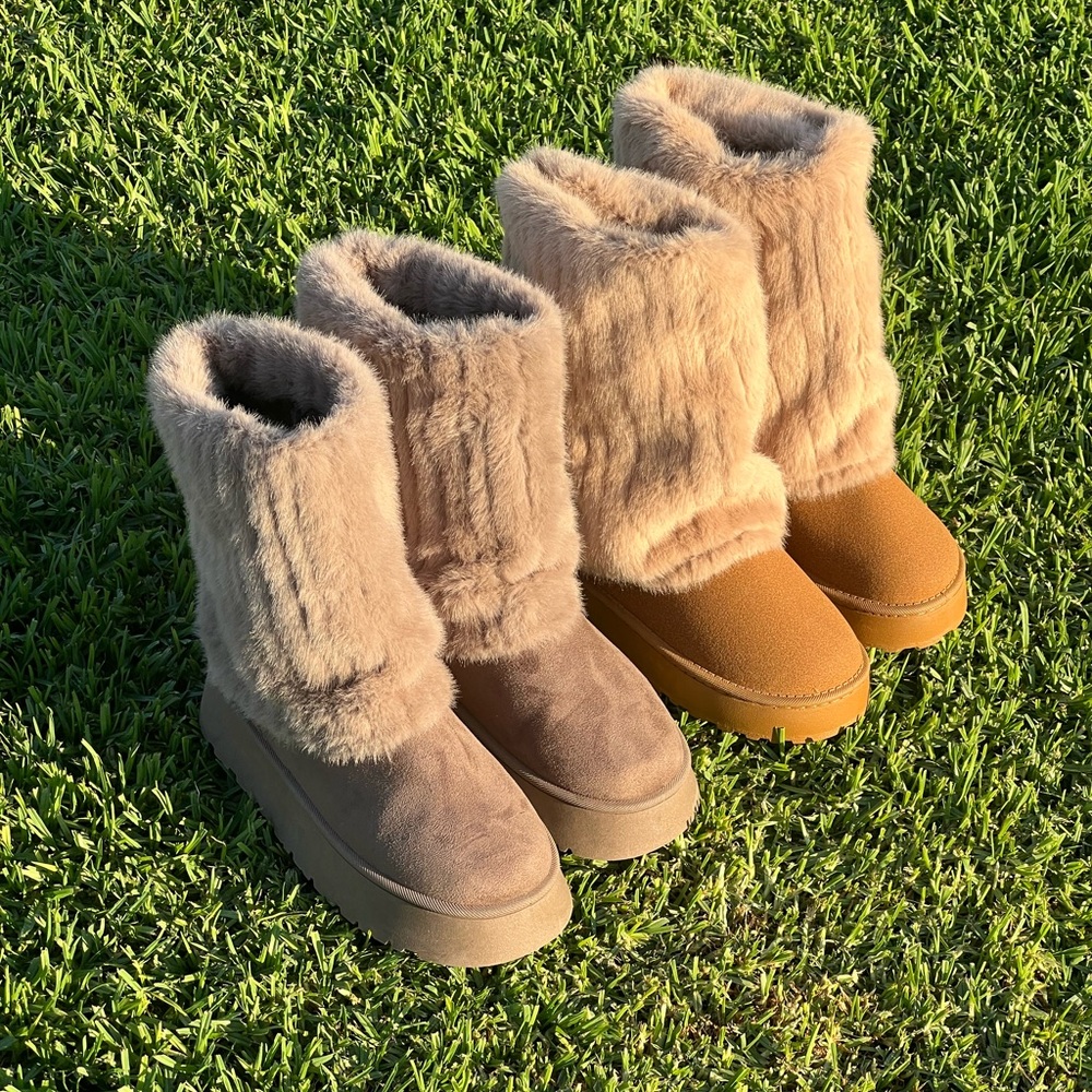 Dark brown platform fold over fur boots